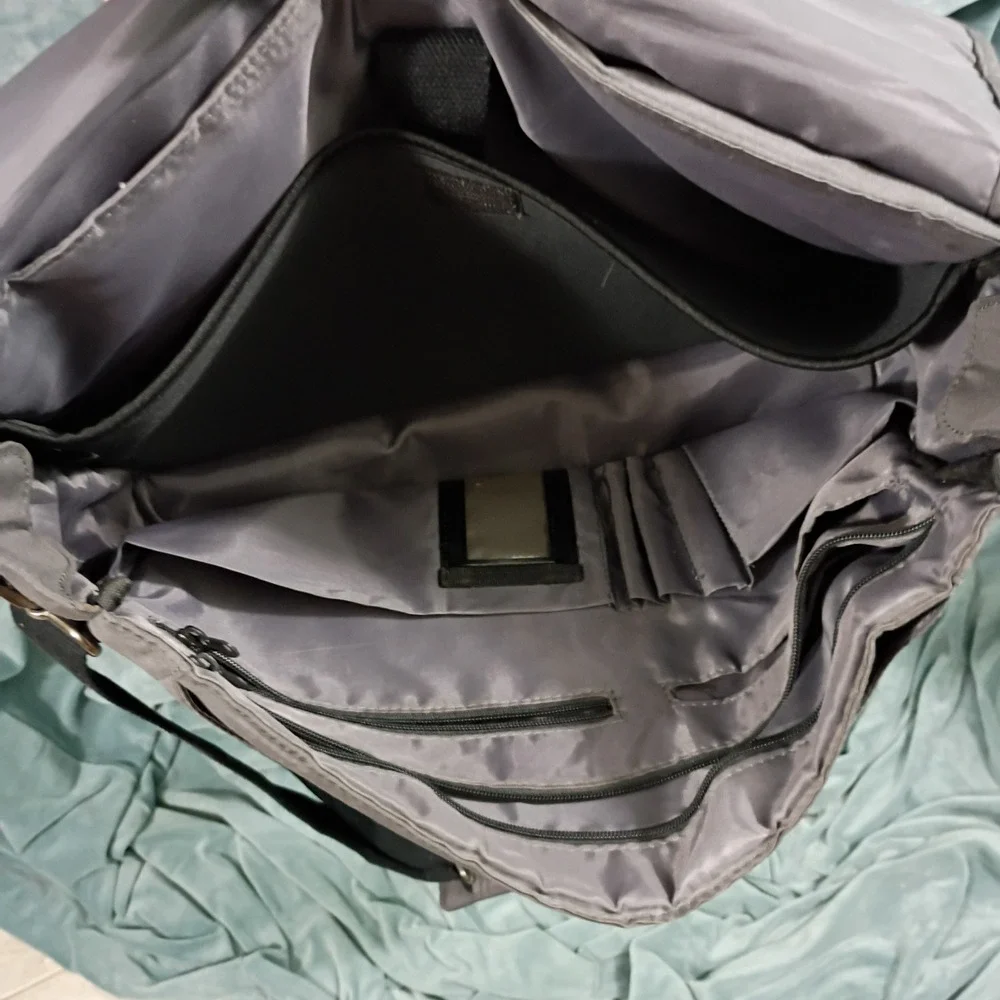 Dell Messenger Laptop Bag Gray Black Padded Shoulder Strap Travel Commuter Case